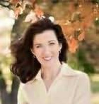 avatar of Elizabeth Camden